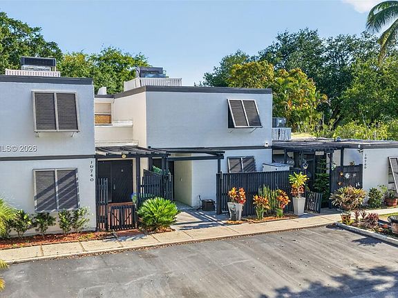 2nd image of 10750 S Golfview Dr