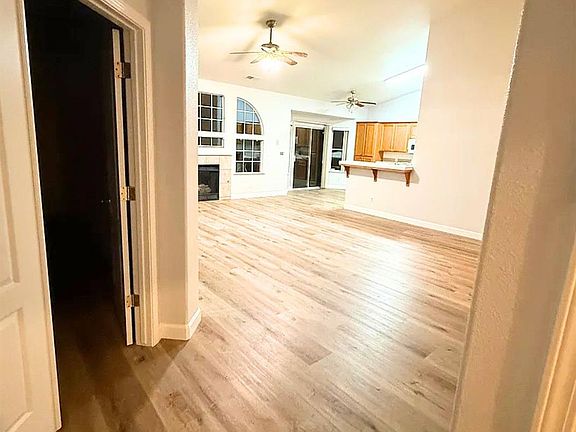 2nd image of 2804 E Deyoung Dr
