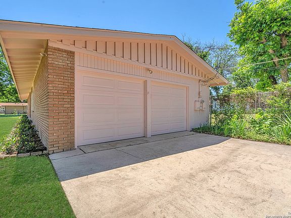 4th image of 415 Overbrook Drive