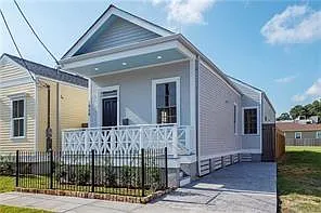 3 bed, 2.0 bath, 1380 sqft, $2,400 — Photo 1
