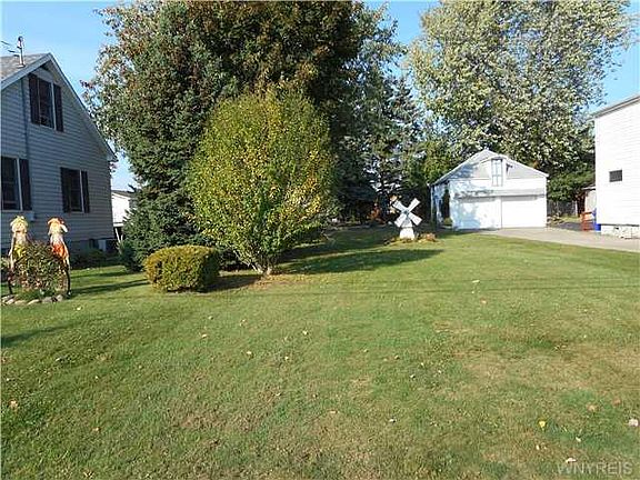 5th image of 114 Barnsdale Ave