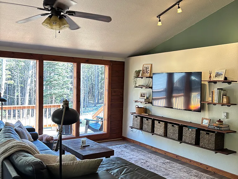 324 Upper Forest Rd — Photo 1