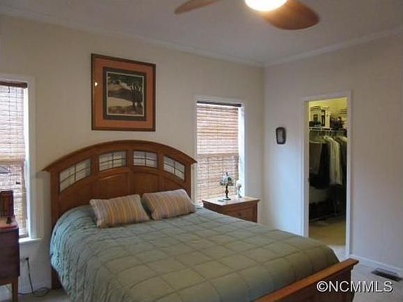 4th image of 812 Safari Dr