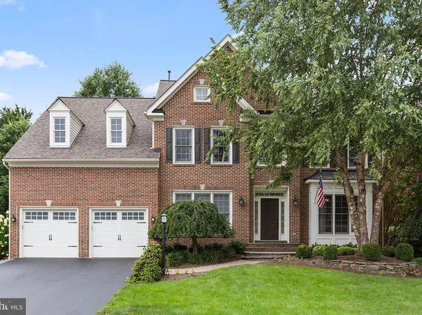 12609 Crabtree Falls Dr, Bristow, VA 20136