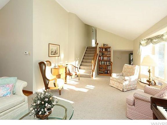 5th image of 38 Green Lake Dr
