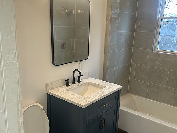 5th image of 138 Highland Ave APT 2
