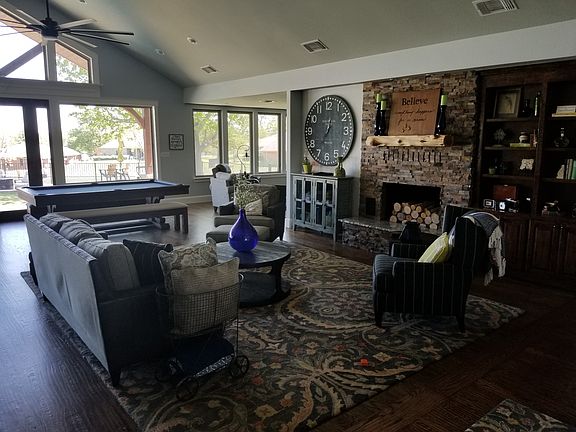 5th image of 405 Kiowa Dr W