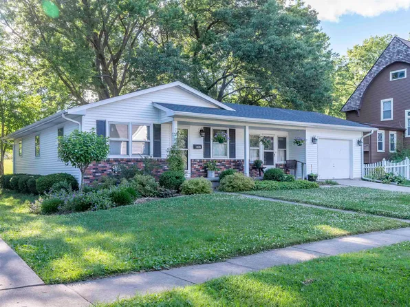 502 S 6th St, Oregon, IL 61061