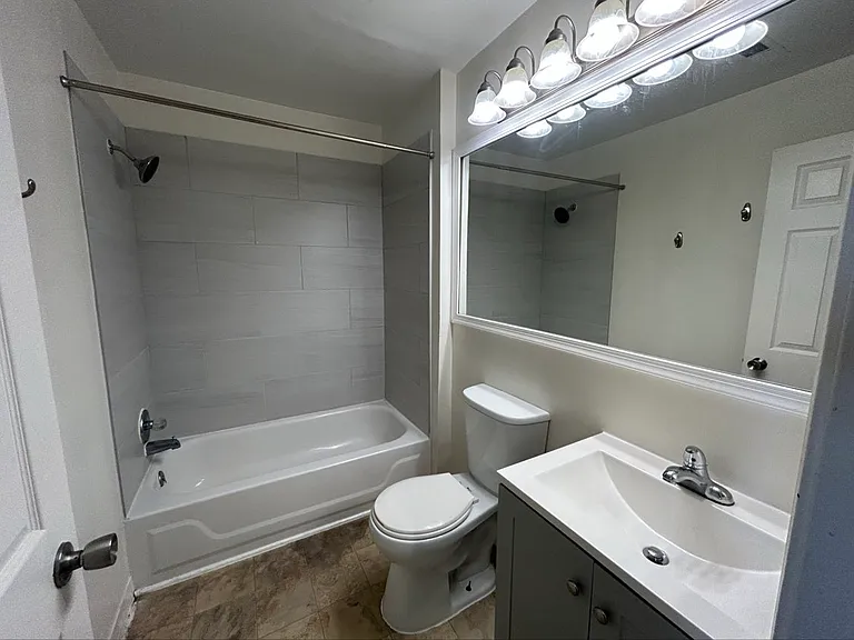 Vernon Homes — Photo 10