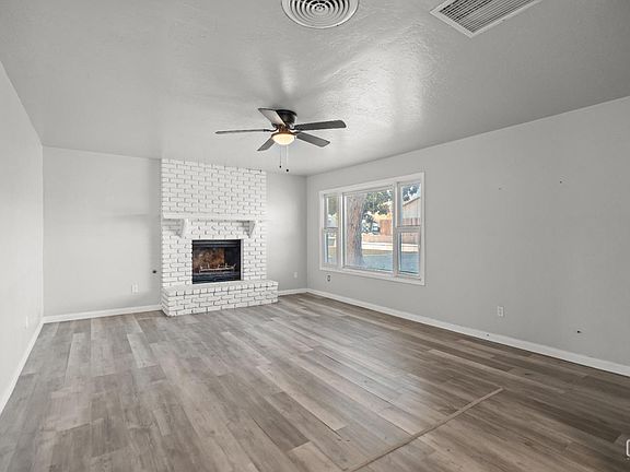 5th image of 319 Pine Dr