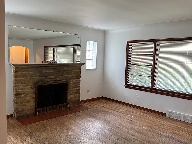 4100 Bluehill St — Photo 2