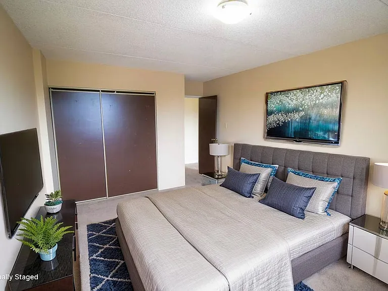 37 Berkeley Pl W — Photo 17