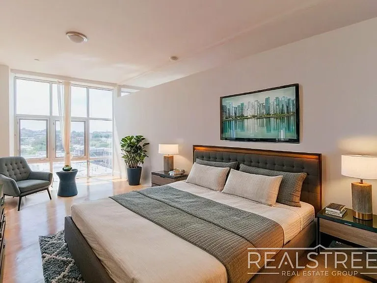 9002 Queens Blvd #423 — Photo 3