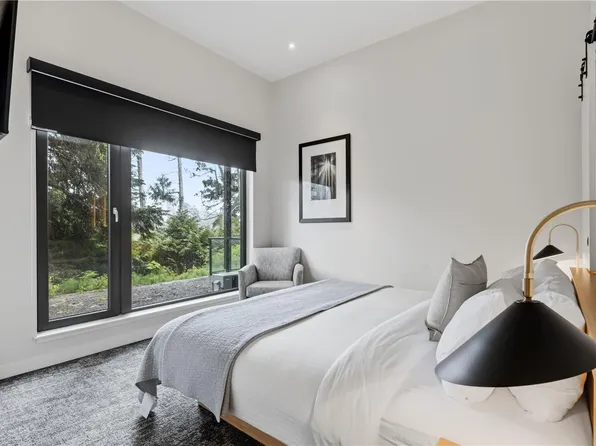 596 Marine Dr #103, Ucluelet, BC V0R 3A0