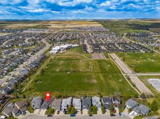 38 E Canoe Cir SW, Airdrie, AB T4B 2L6