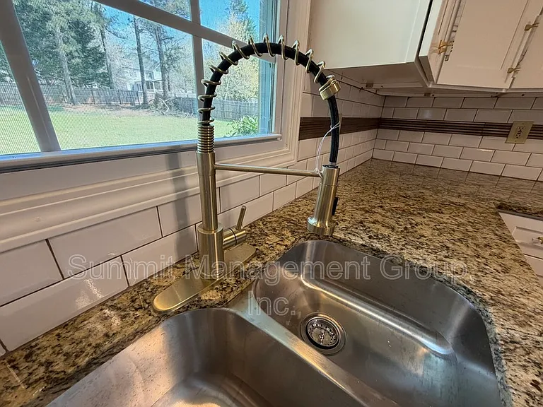 1611 Ellington Rd SE — Photo 18