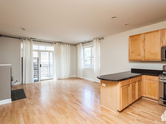 2nd image of 2330 W Saint Paul Ave APT 201