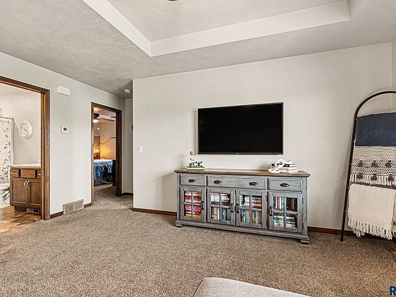 5th image of 510 Marie Dr