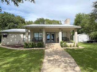11391 Lakeshore Dr, Thornton, TX 76687