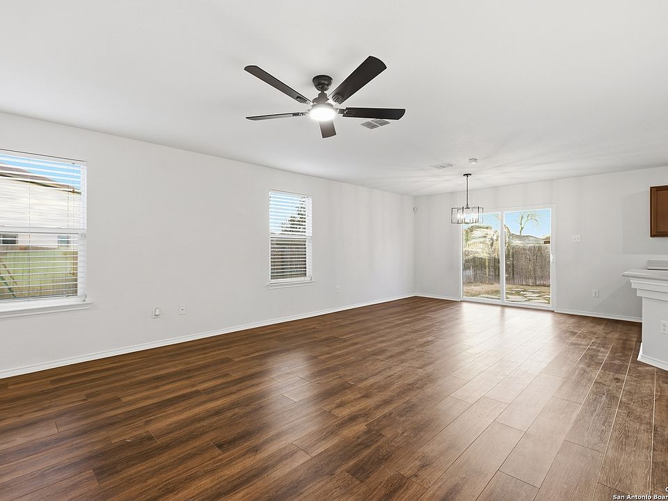 壁ドン　バルバロス SP 2535 Sundrop Bay, San Antonio, TX 78224 | Zillow