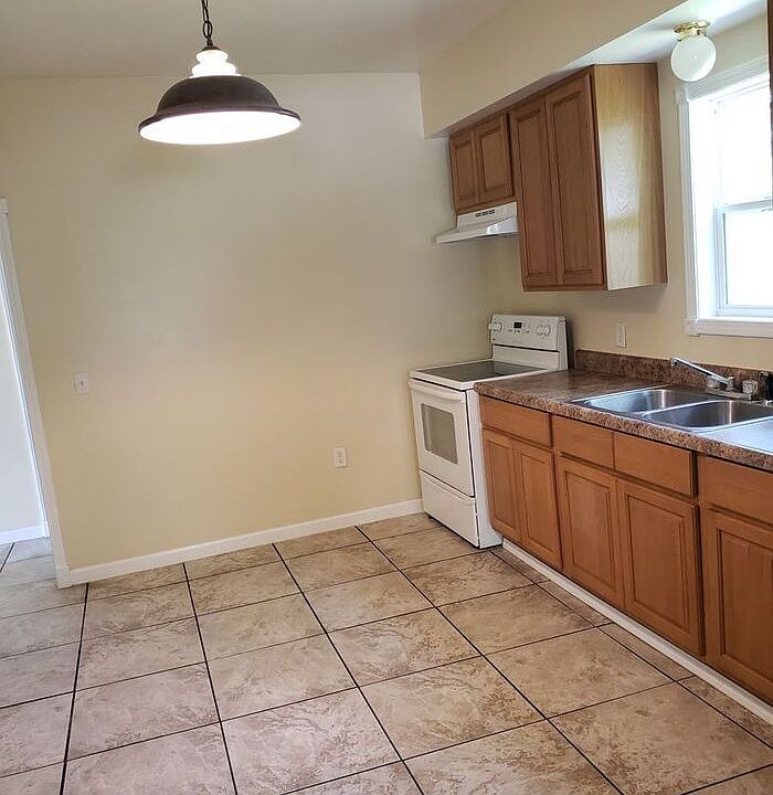 2nd image of 115 E Euclid Ave
