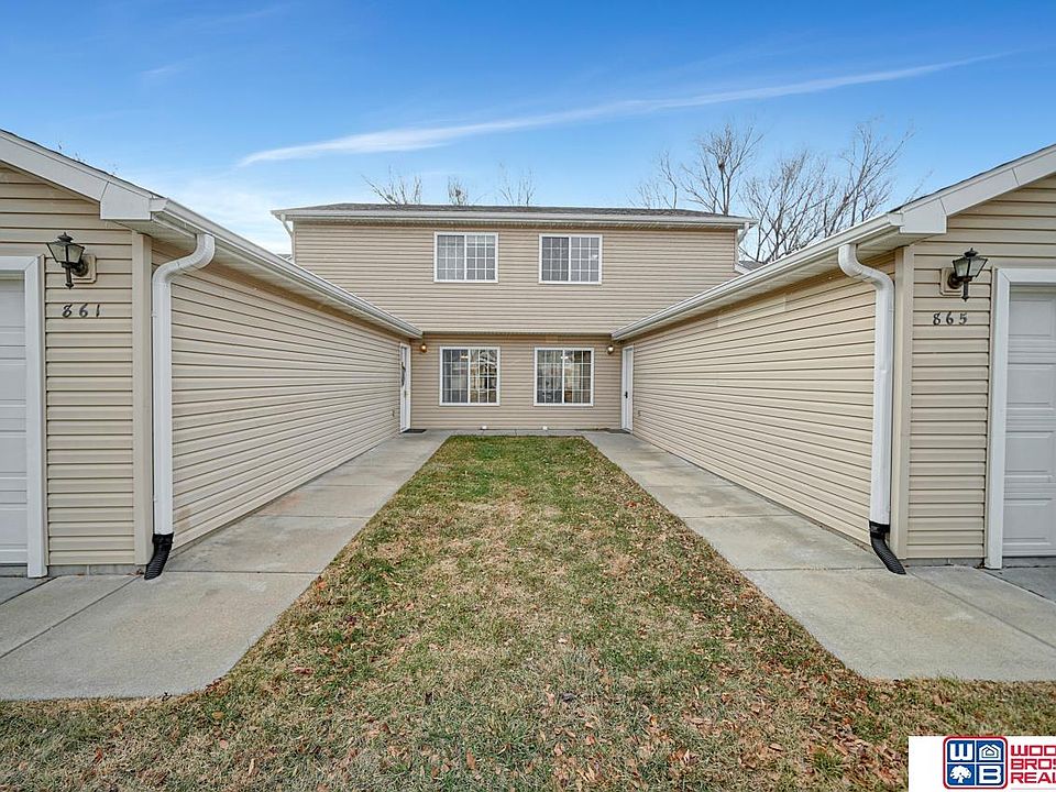 1st image of 861-865 Hanneman Dr