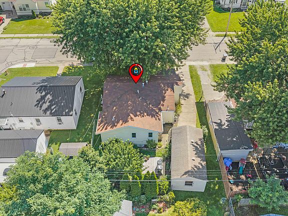 2nd image of 830 S Walnut St