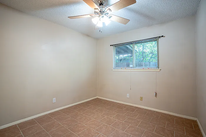 9104 Quail Creek Dr #B — Photo 19