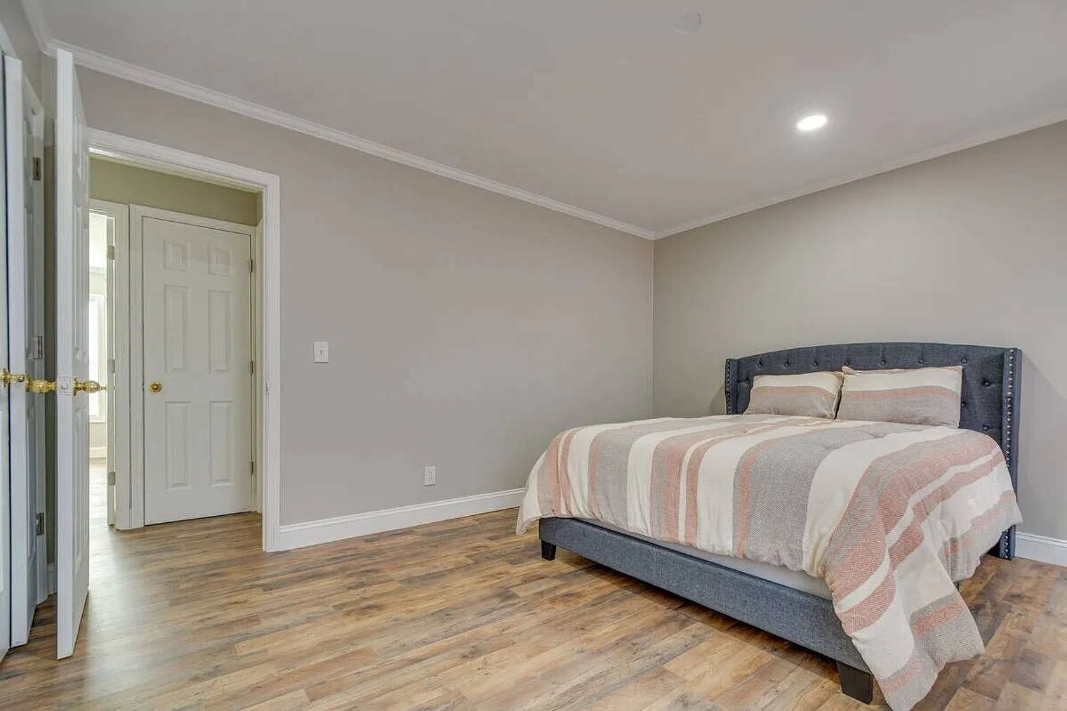 3 bed, 2.0 bath, $4,838 — Photo 4