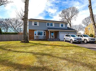 6 Roman Court, Lake Grove, NY 11755