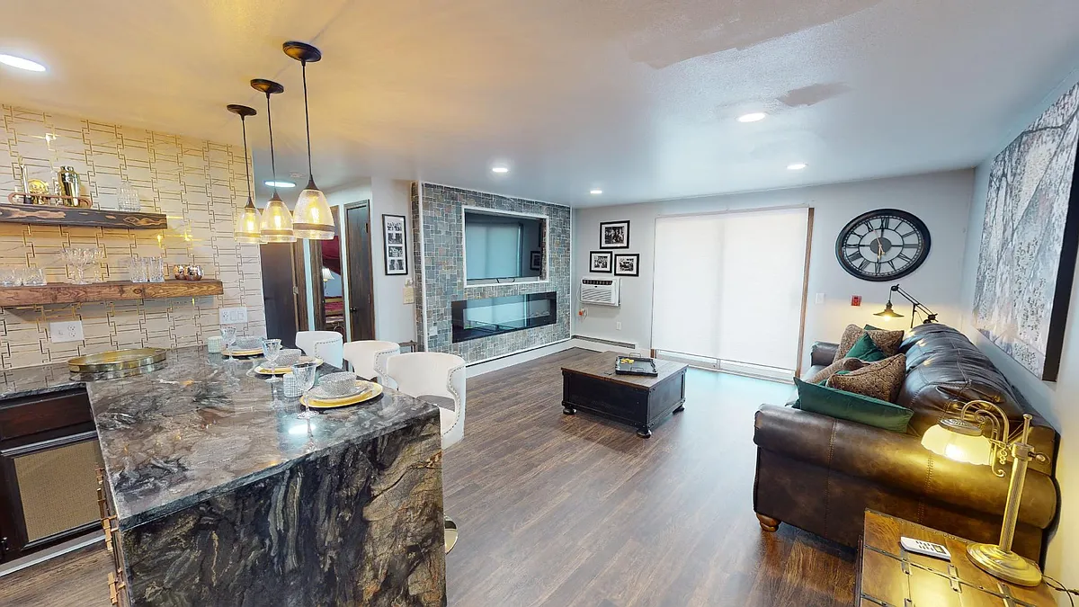 Building Photo - 600 N Kensington Dr #4