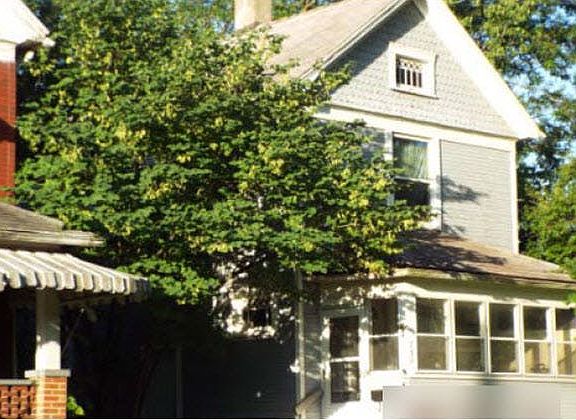 2nd image of 730 Clegg St