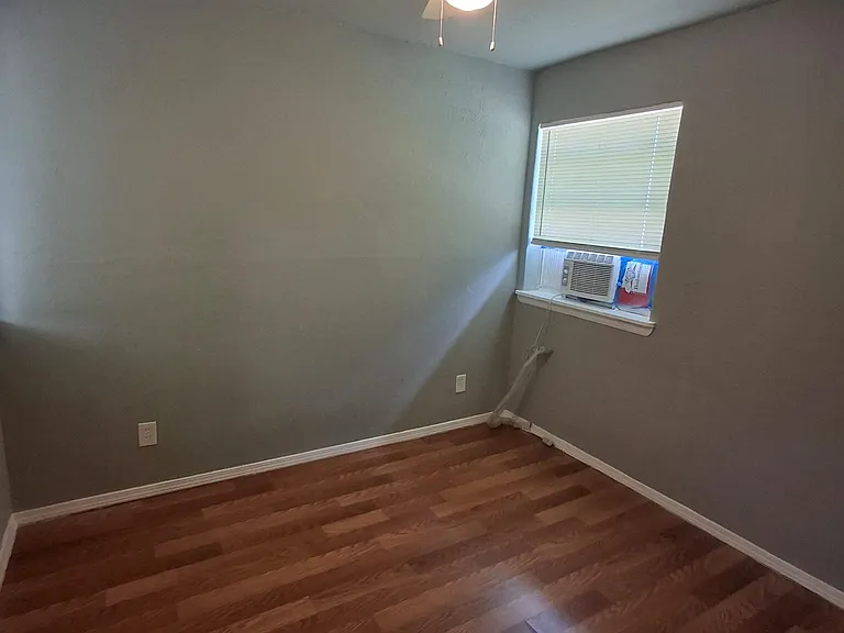 40 NW 24th St #40 — Photo 5