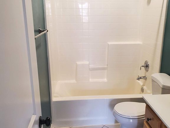 4th image of 1690 Heywood St Unit A