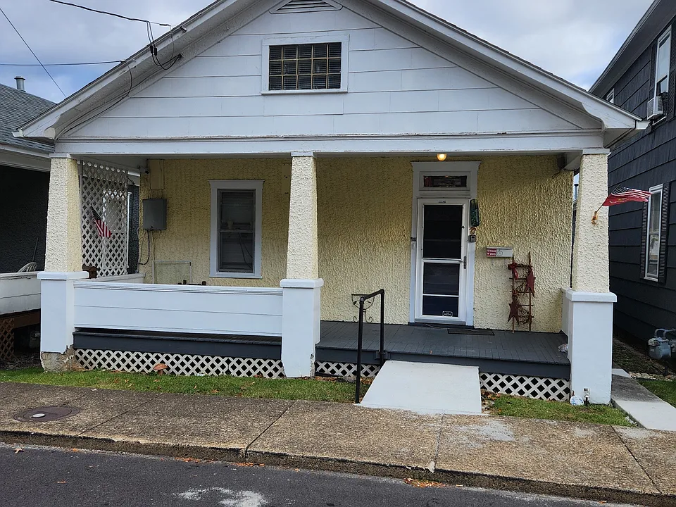 626 W Piedmont St