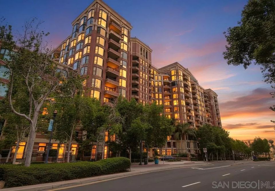 1st image of 500 W Harbor Dr Unit 905