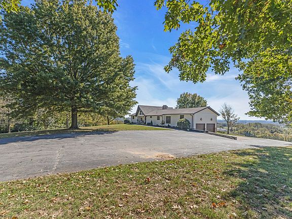 9th image of 2202 Darks Mill Rd