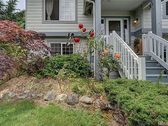 3rd image of 10216 189th Street Ct E