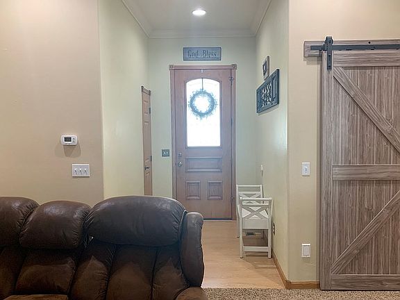 4th image of 1909 Country Manor Blvd