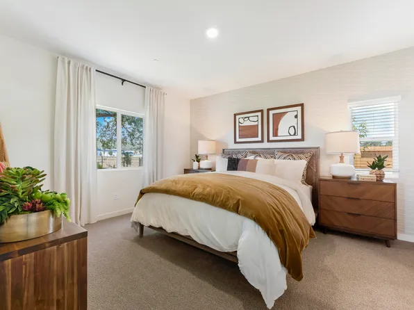 2585 Schumacher St, Redding, CA 96002