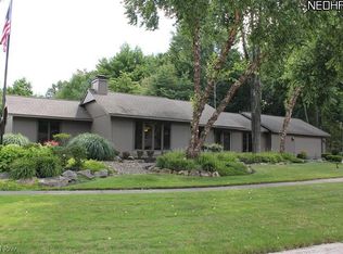 21958 Meadows Edge Ln, Strongsville, OH 44149