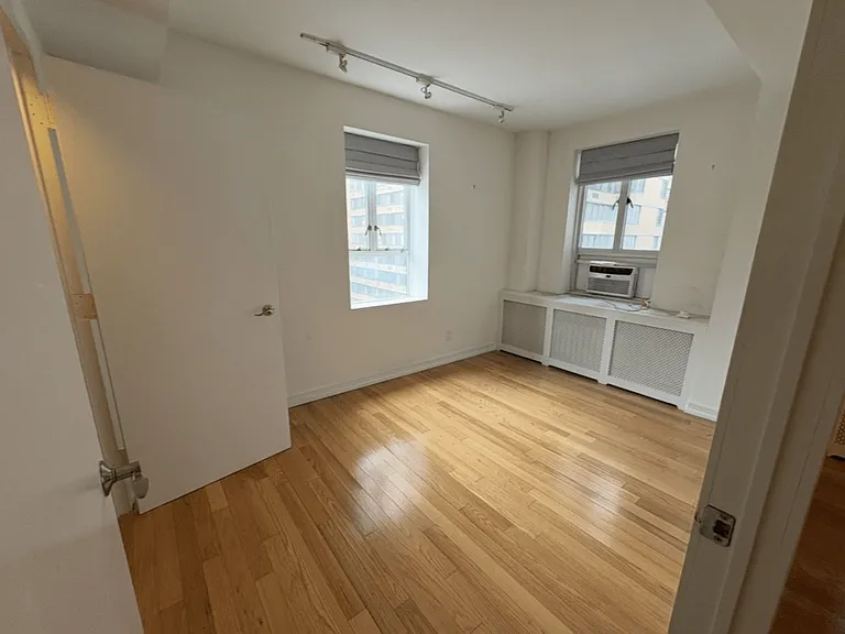 752 W End Ave #15J — Photo 6