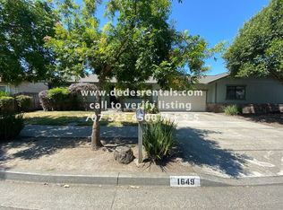 1649 Lance Dr, Santa Rosa, CA 95401