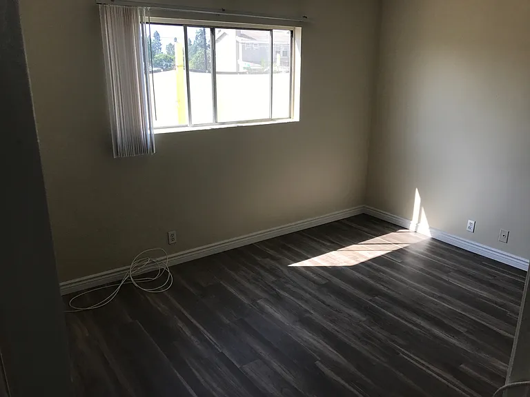 704 High Ln — Photo 8