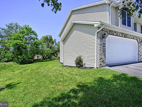 4th image of 48 Dustin Dr