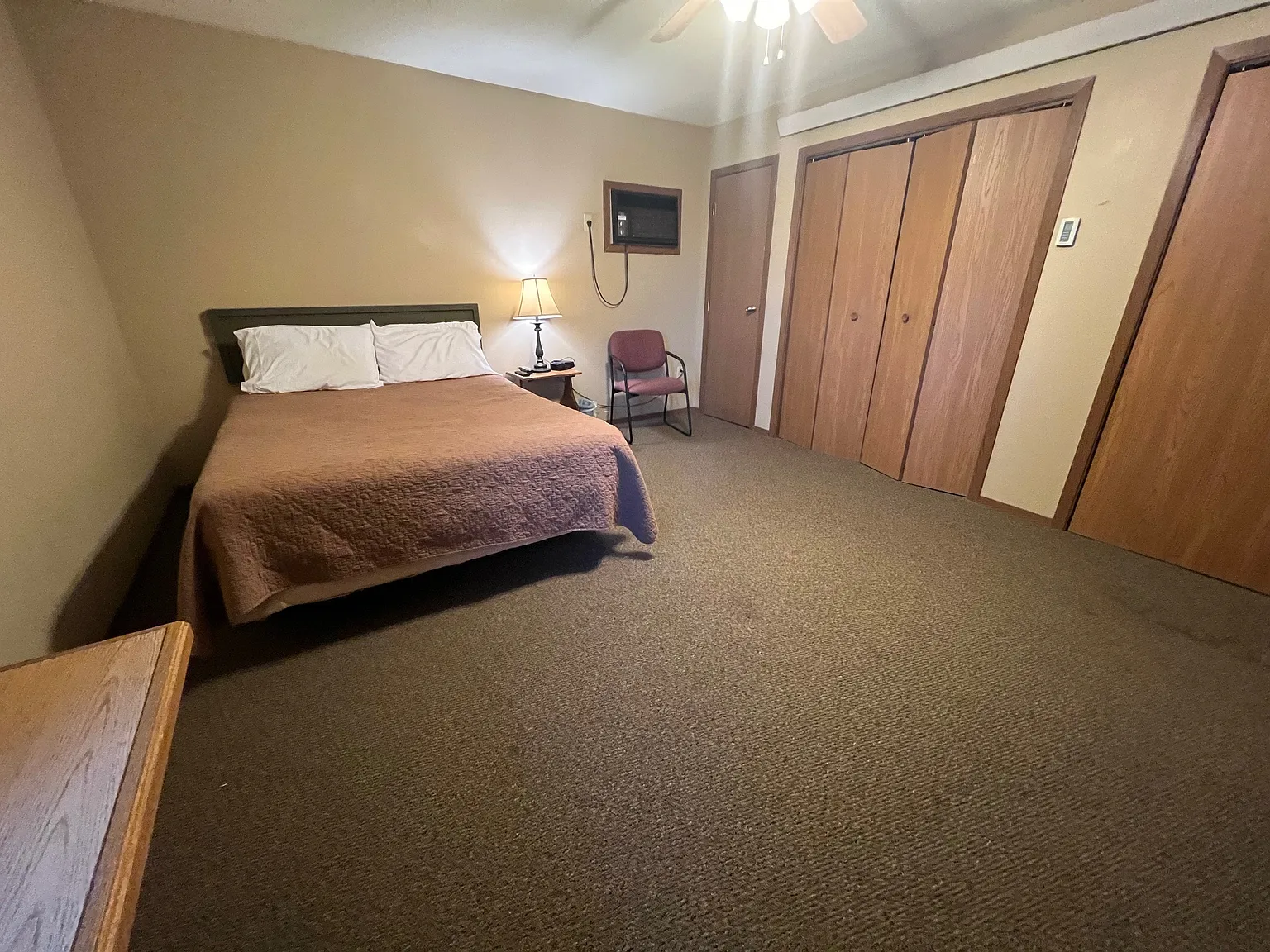 1 bed, 300 sqft, $550 — Photo 2