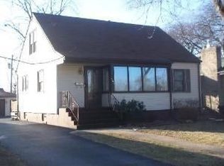 3375 S Schultz Dr, Lansing, IL