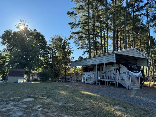 177&178 Limpet Dr, New Church, VA 23415