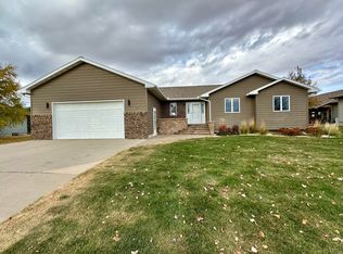 2916 Maui Dr, Mitchell, SD 57301