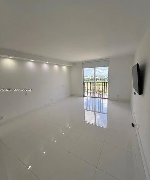 19707 Turnberry Way #24B — Photo 25